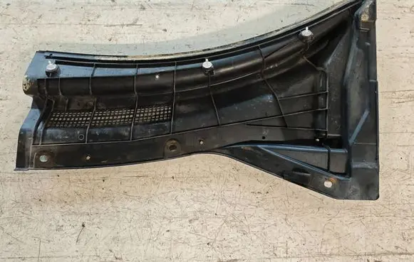 Nissan X-Trail T30 Wiper trim 668628H900 9745311100