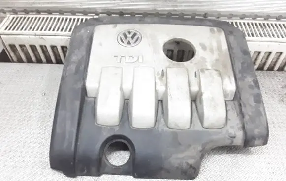 Volkswagen Golf V Engine cover (trim) 03G103925