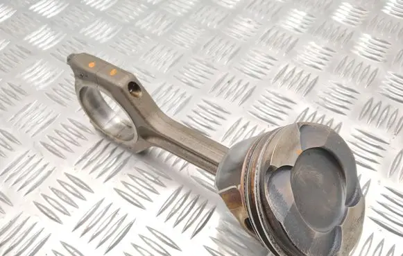 BMW 5 GT F07 Piston with connecting rod 7624409