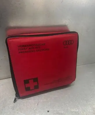 Audi A6 S6 C7 4G First aid kit 8P0860282A