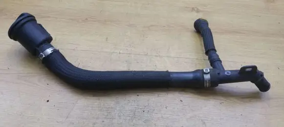 Citroen C5 Oil fill pipe 9684359980