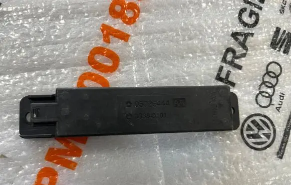Dodge Challenger Keyless (KESSY) go control unit/module 05026444