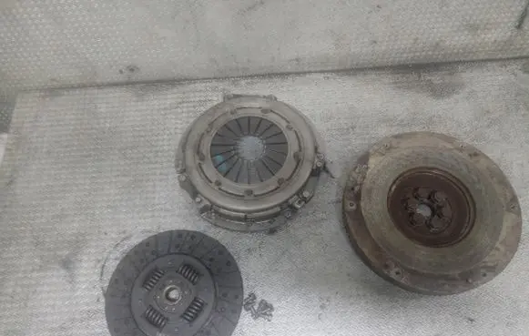 Nissan Terrano Clutch set kit LC03MC008A 12311B2443