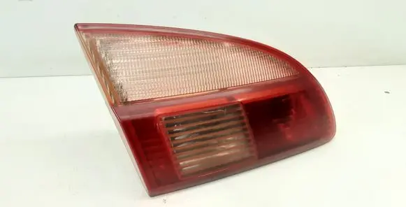 Tailgate rear/tail lights