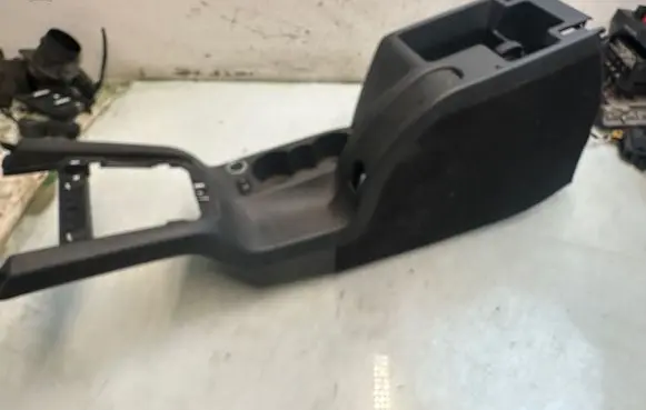 Skoda Octavia Mk2 (1Z) Center console 1Z1863241 3200101