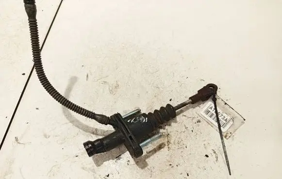 Opel Zafira B Clutch master cylinder 90581565