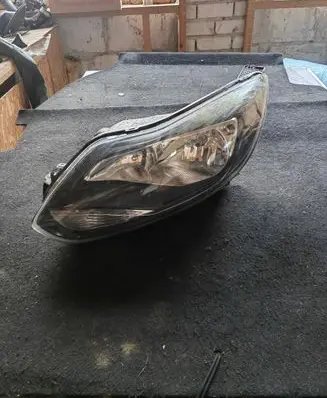 Ford Focus Headlight/headlamp
