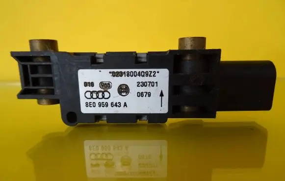 Audi A6 S6 C5 4B Airbag deployment crash/impact sensor 8E0959643A