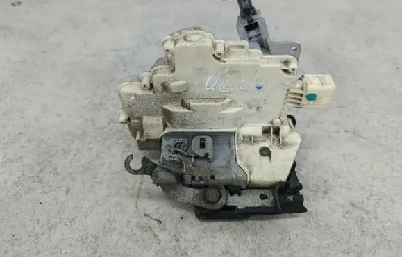 Seat Altea XL Front door lock 1P1837016