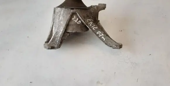 Honda Civic Engine mount bracket