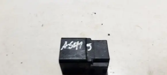 Ford Mondeo Mk III Glow plug pre-heat relay 94VG14N089F1B V23136-J4-X43