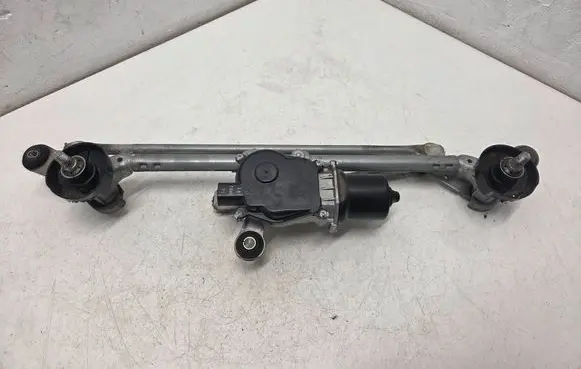 Nissan X-Trail T32 Front wiper linkage and motor 6X04C004