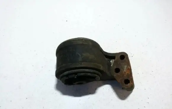 Volvo S40, V40 Engine mount bracket 30808637