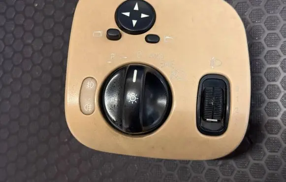 Mercedes-Benz C W203 Light switch A2035450604 040556 2440657472