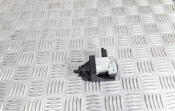 Fuel tank cap lock motor