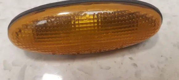 Mazda 323 F Front fender indicator light E2013141 0464120