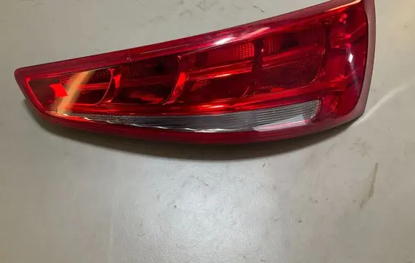Audi Q3 8U Tailgate rear/tail lights 8U0945094 21300201 AU316T2BUUB