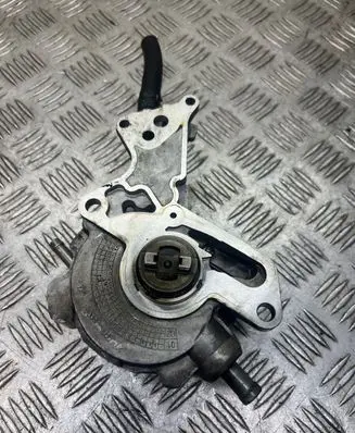 Volkswagen PASSAT B5.5 Vacuum pump 038145209E 030217A