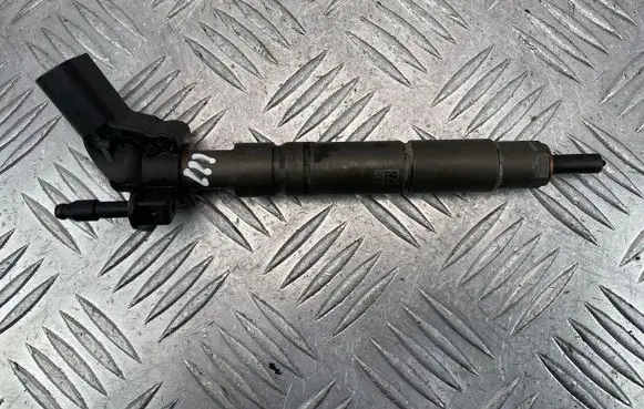 Mercedes-Benz CLS C219 Fuel injector A6420700587 070217 0445115027