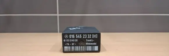 Mercedes-Benz Vito Viano W638 Other relay 0165452332 05014000