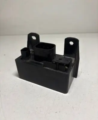 Mercedes-Benz C W203 Glow plug pre-heat relay