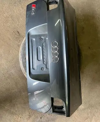 Audi A4 S4 B7 8E 8H Tailgate/trunk/boot lid