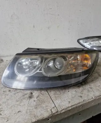 Hyundai Santa Fe Headlight/headlamp
