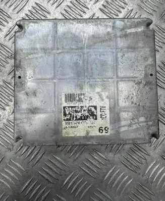 Toyota Avensis T250 Engine control unit/module MB175800 05690