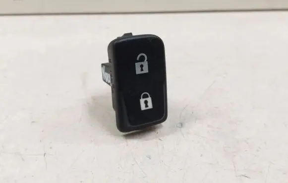 Volvo S40 Central locking switch button 0665832 30773333