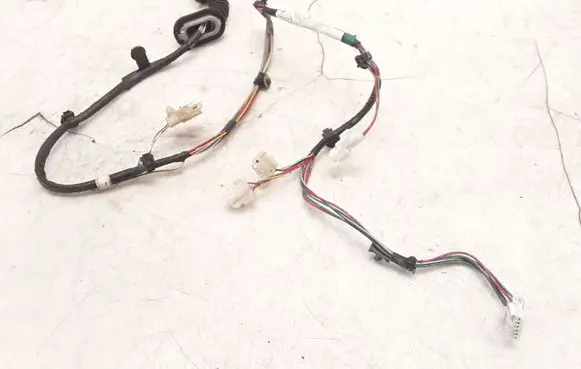 Mazda 626 Rear door wiring loom