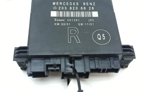 Mercedes-Benz C W203 Door control unit/module 2038206626 351391