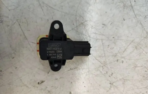 Ford Kuga II Airbag deployment crash/impact sensor 500745