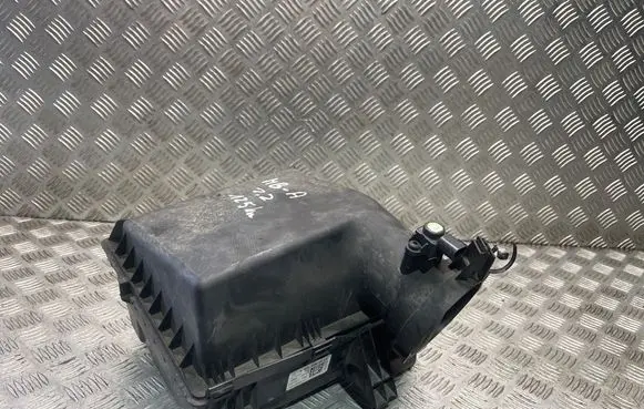 Mercedes-Benz A W176 Air filter box A6450900001