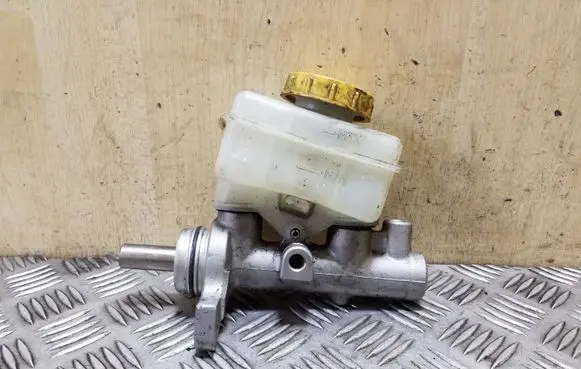 Subaru Legacy Master brake cylinder