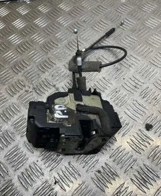 Nissan Navara D40 Front door lock