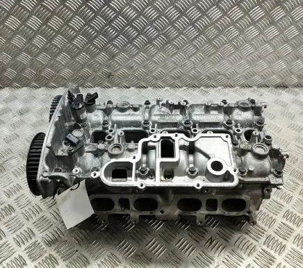 Volvo XC40 Engine head 32267401 32267403
