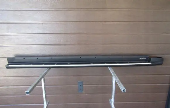 Front sill (body part)