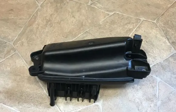 Vacuum air tank