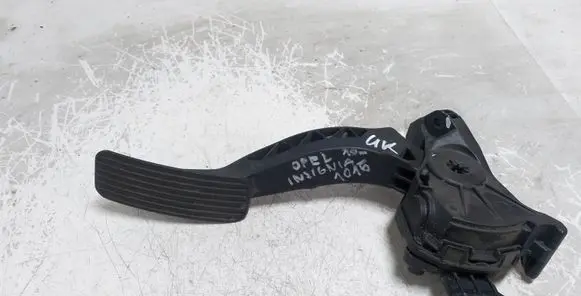 Opel Insignia A Accelerator throttle pedal 6PV00976501 13237356