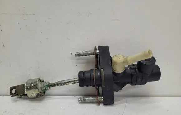Toyota Avensis T250 Clutch slave cylinder 