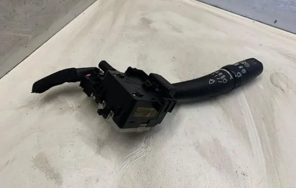 Hyundai Santa Fe Wiper control stalk 202005766