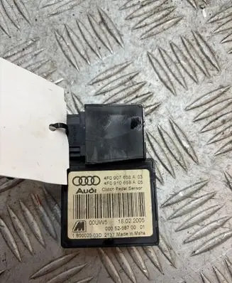 Audi A6 S6 C6 4F Clutch pedal sensor 4F0907658A 4F0907658A03 4F910658A