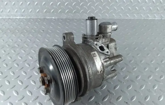 BMW 5 F10 F11 Power steering pump 6850591 685059101