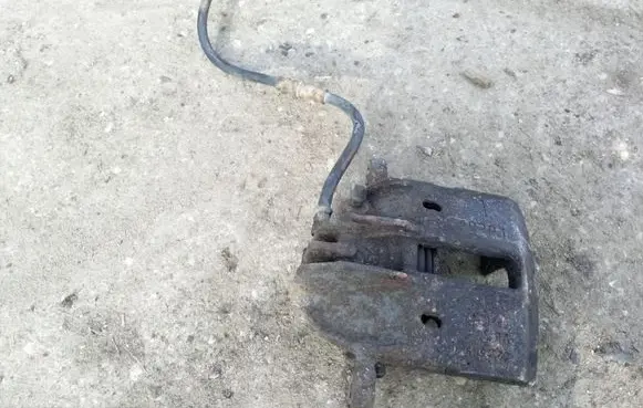 Mitsubishi Space Star Front brake caliper