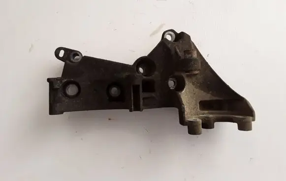 Renault Clio II Generator/alternator bracket 