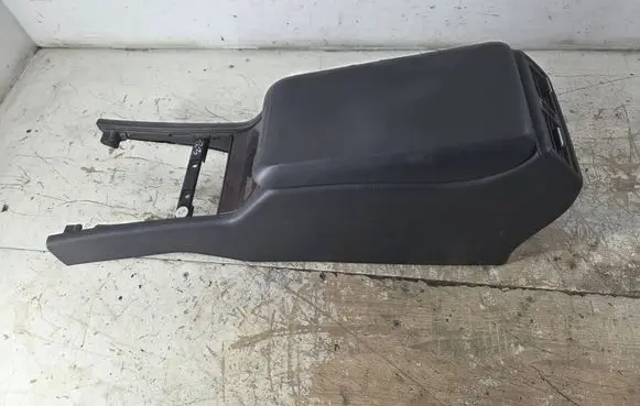 Mercedes-Benz E W210 Armrest 