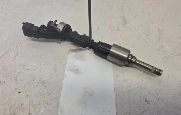 Volvo S60 Fuel injector BM5G9F593BA
