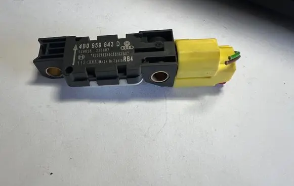 Audi A3 S3 A3 Sportback 8P Airbag deployment crash/impact sensor 4B0959643D 020625 220807