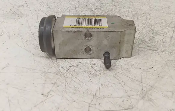 Hyundai ix35 Air conditioning (A/C) expansion valve 977752Y300