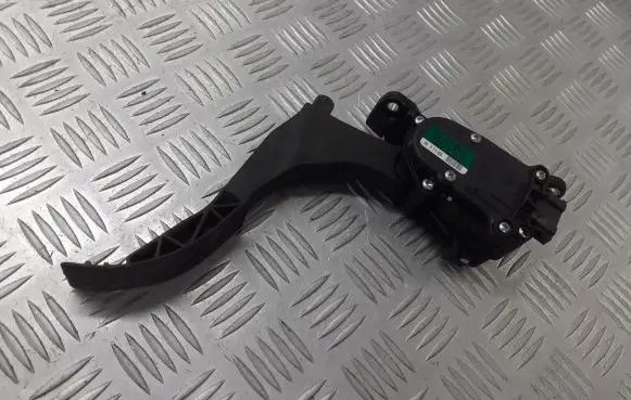 Volkswagen Polo IV 9N3 Accelerator throttle pedal 6Q1721503C